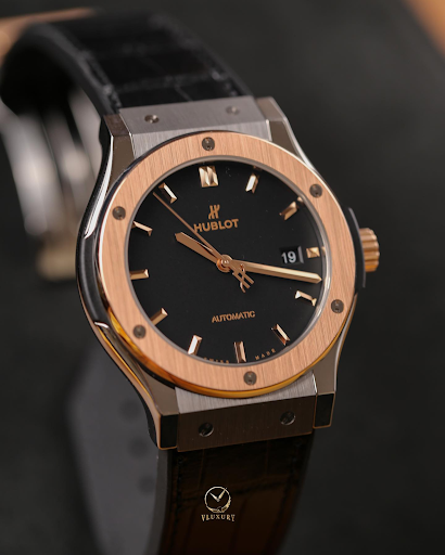 dong-ho-Nam-Hublot-Classic-Fusio-Automatic-Titanium-King-Gold-Bezel.png